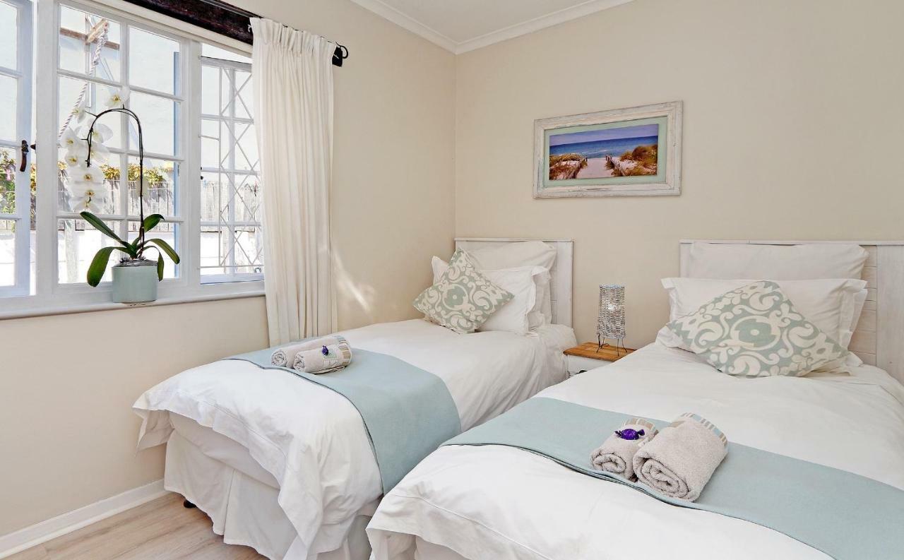 Hout Bay Beach Cottage Exterior photo